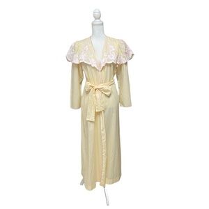 Vtg Natori Robe Pale Yellow Golden Girls 80s Long Puffy Sleeve Embroidered Robe